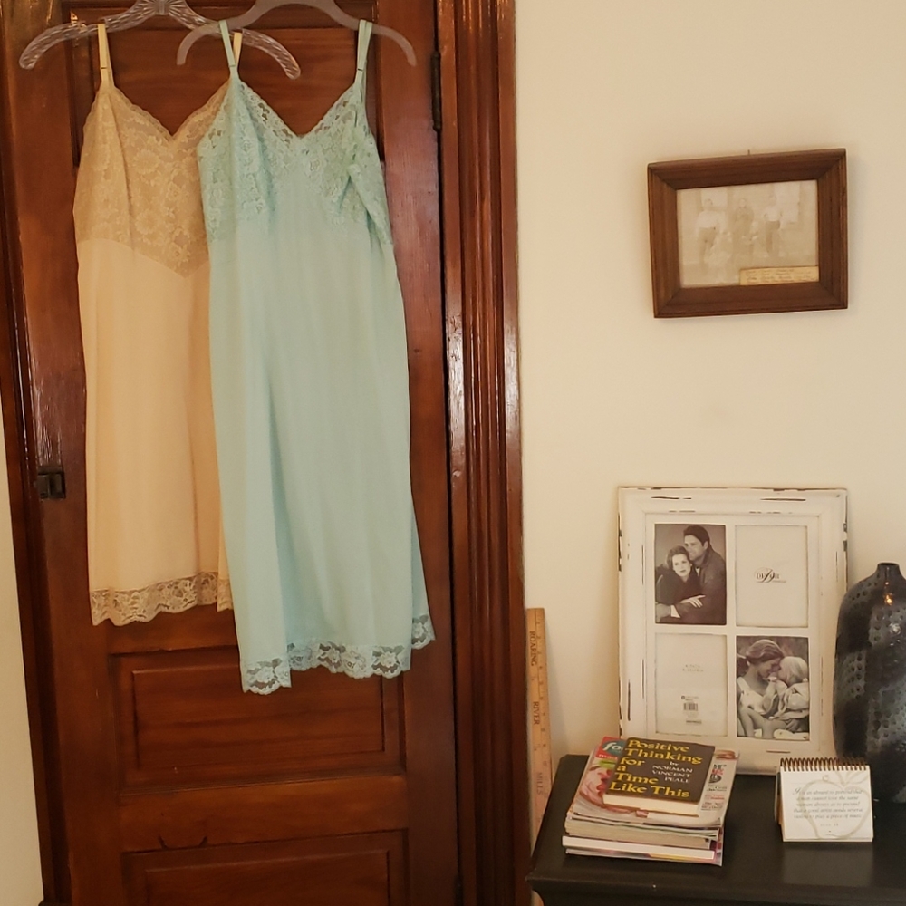 NOT FOR SALE VANITY FAIR (2) BEIGE AND GREEN SLIP